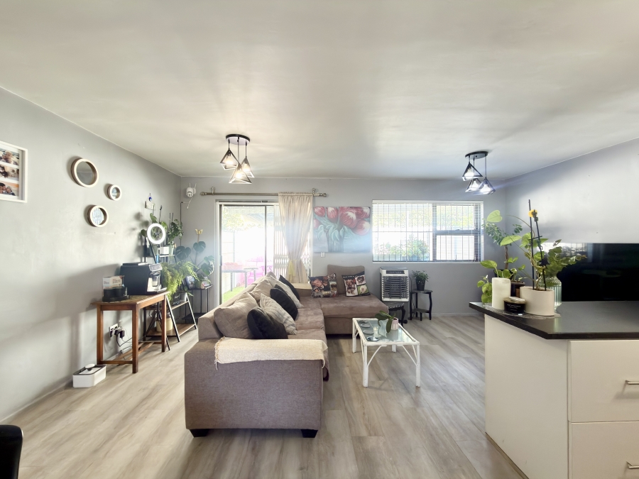 2 Bedroom Property for Sale in Flamingo Vlei Western Cape